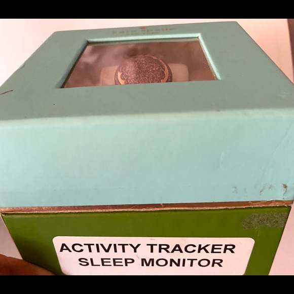 Kate Spade Scallop Tracking Device - Picture 10 of 11